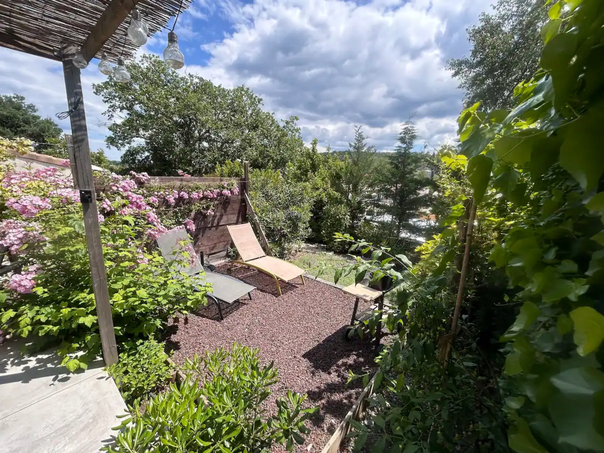 Les Gîtes du Petit Bois de Ruoms terrasses privées